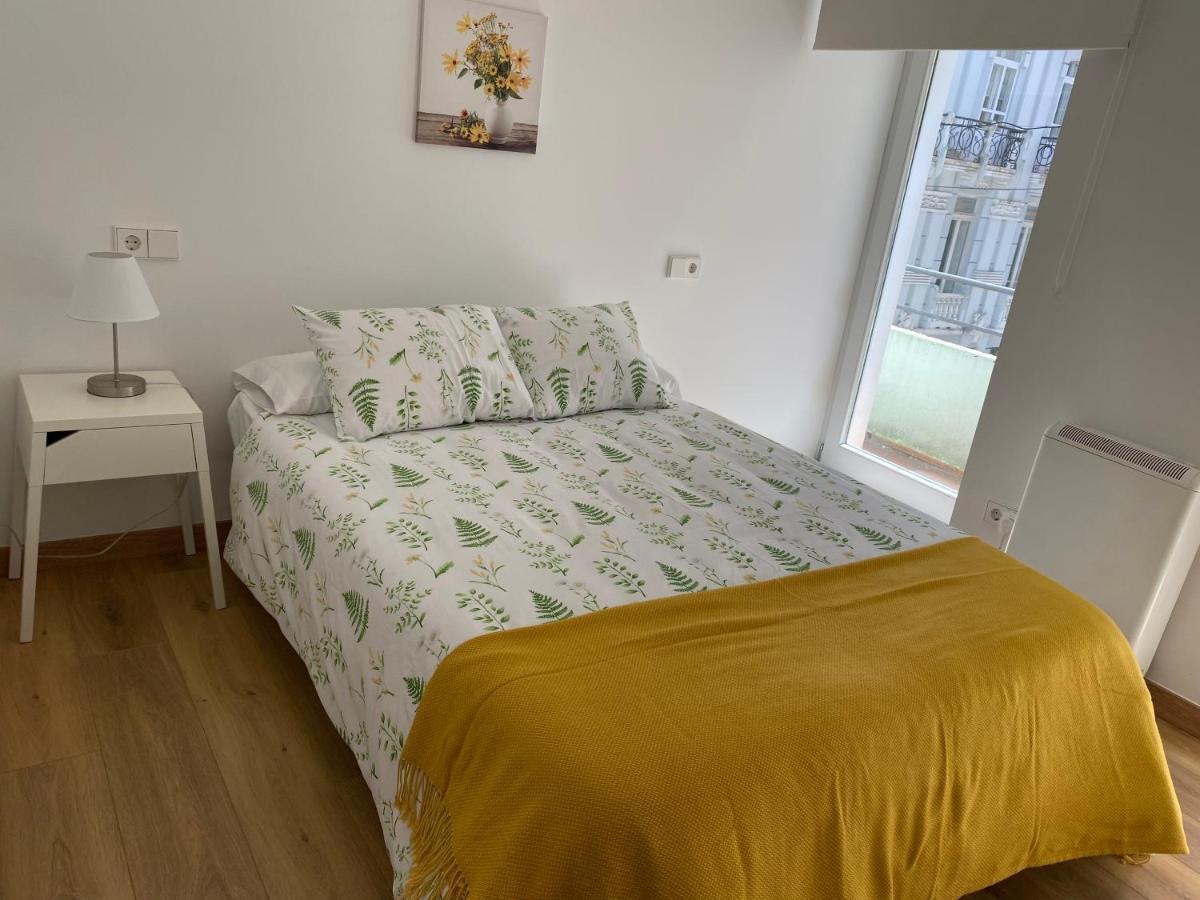 Piso En El Centro Para 4 Personas - Plaza Amboage - Wifi Ferrol Buitenkant foto